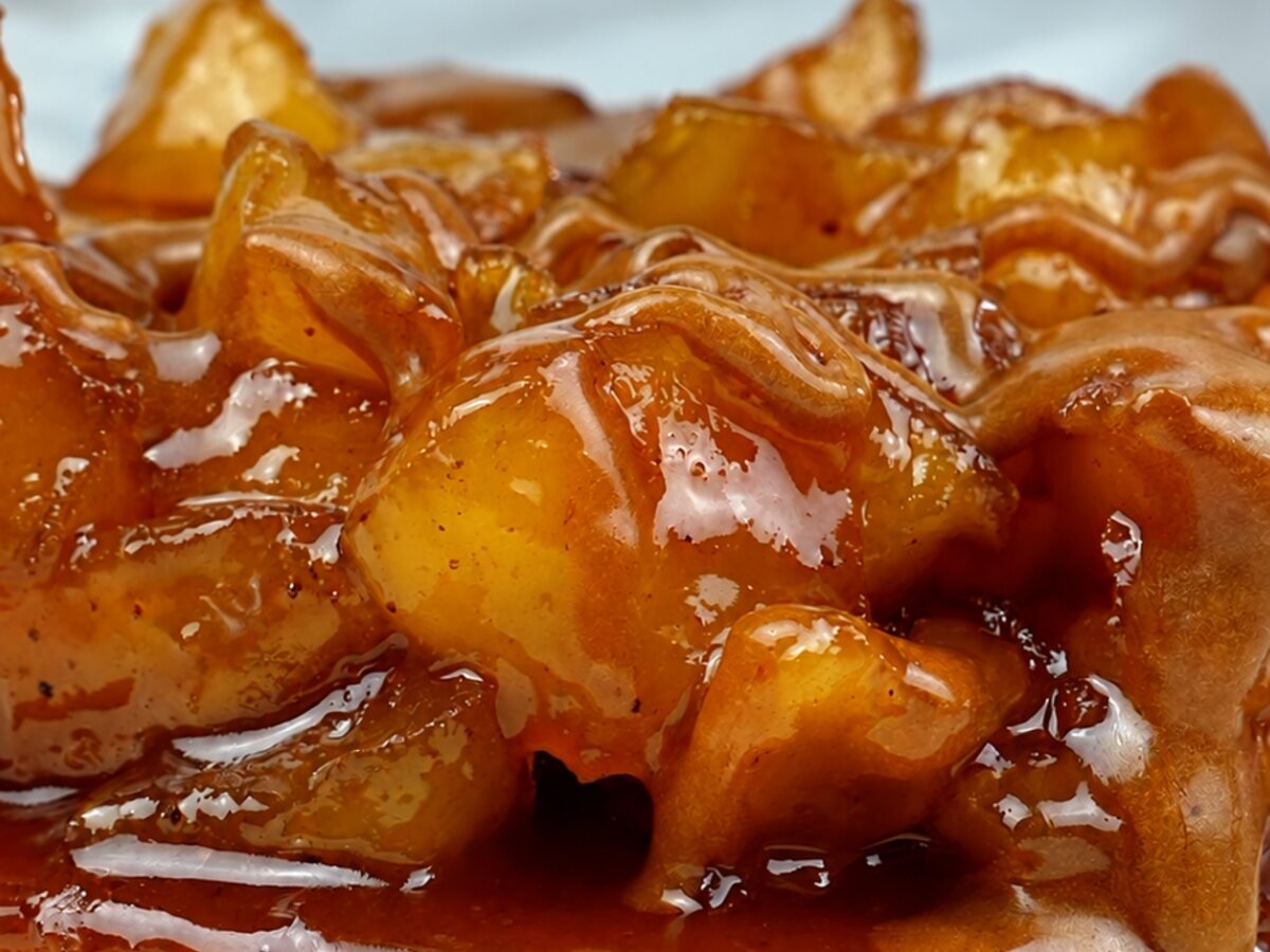 La génoise aux pommes caramélisées